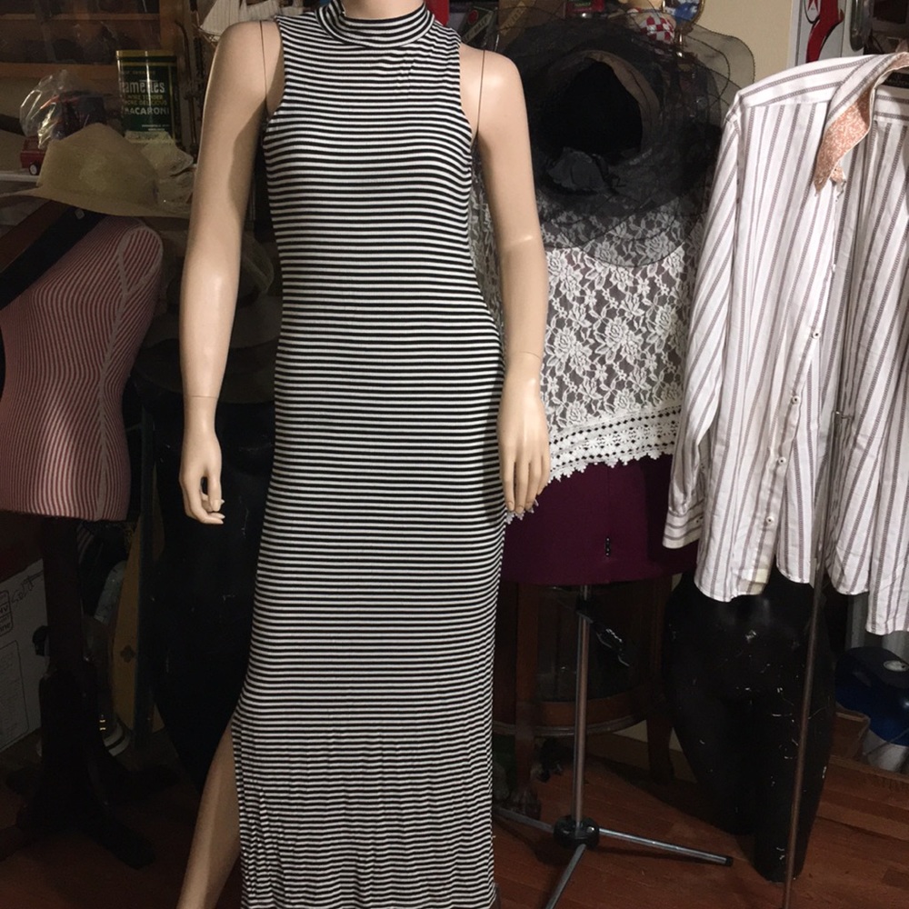 Velvet Torch Mock neck sleeveless Maxi Dress